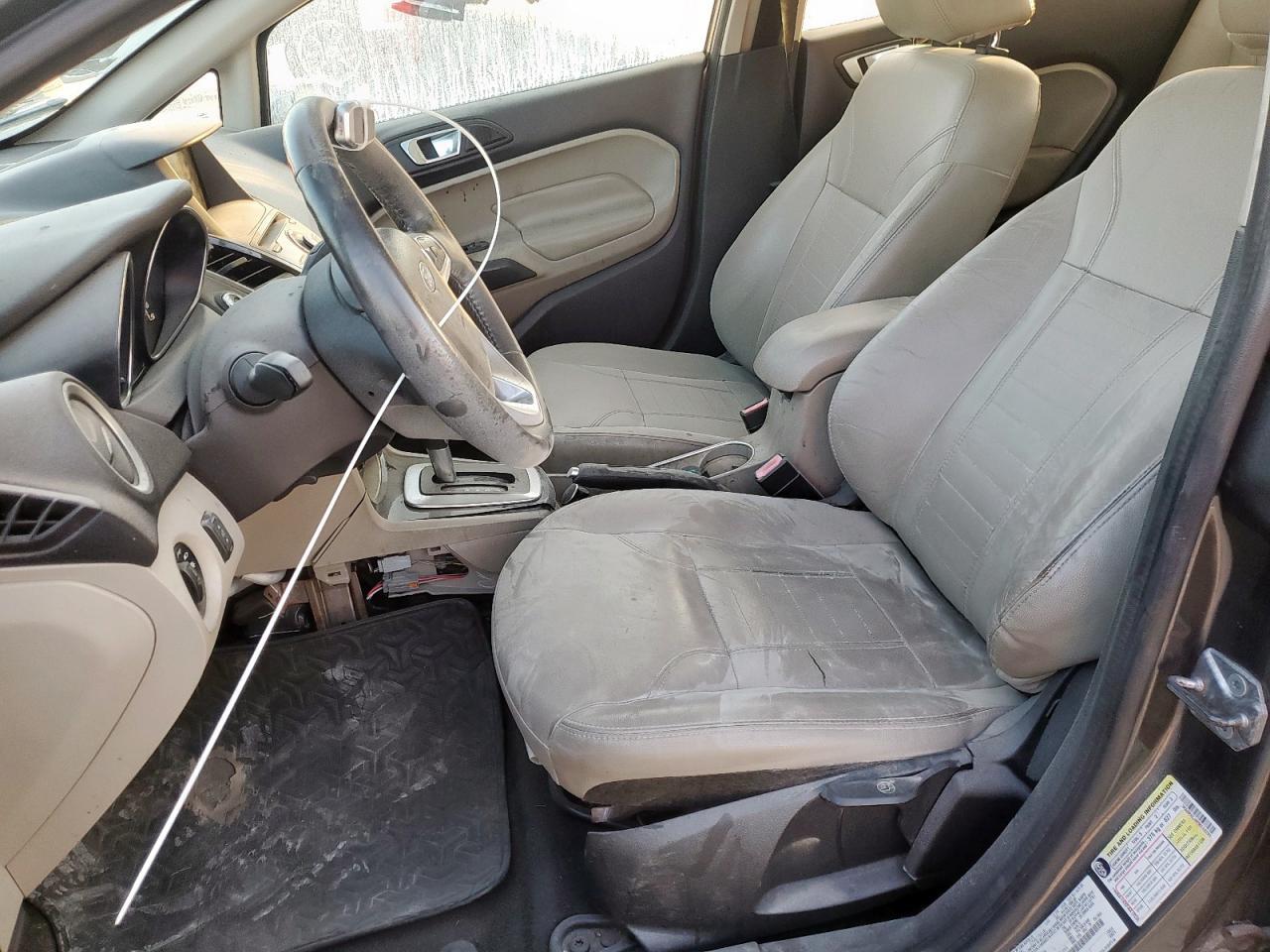 2015 Ford Fiesta Titanium - Фото 7