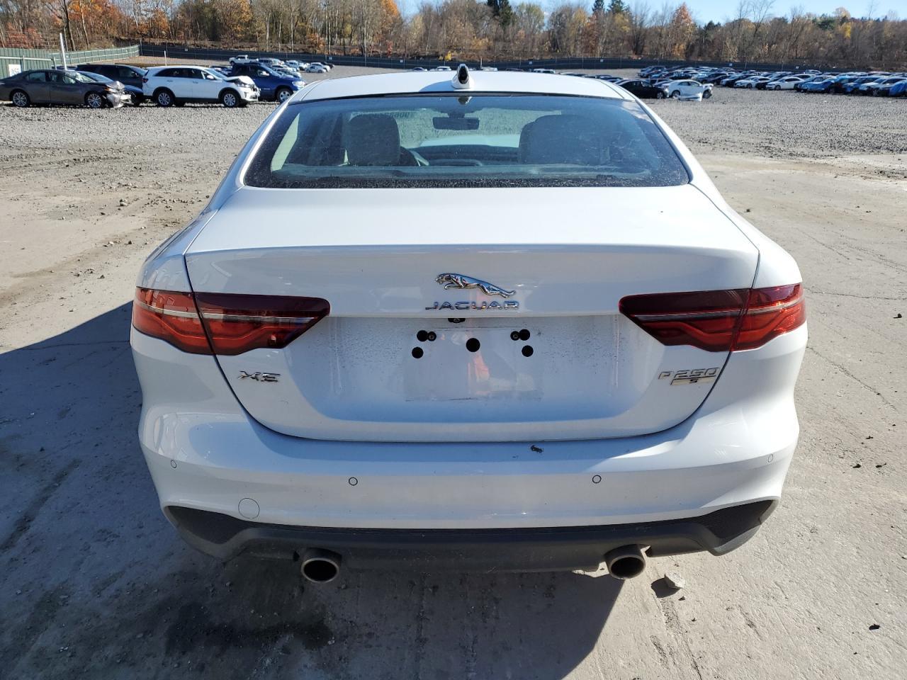 2020 Jaguar Xe S - Image 6