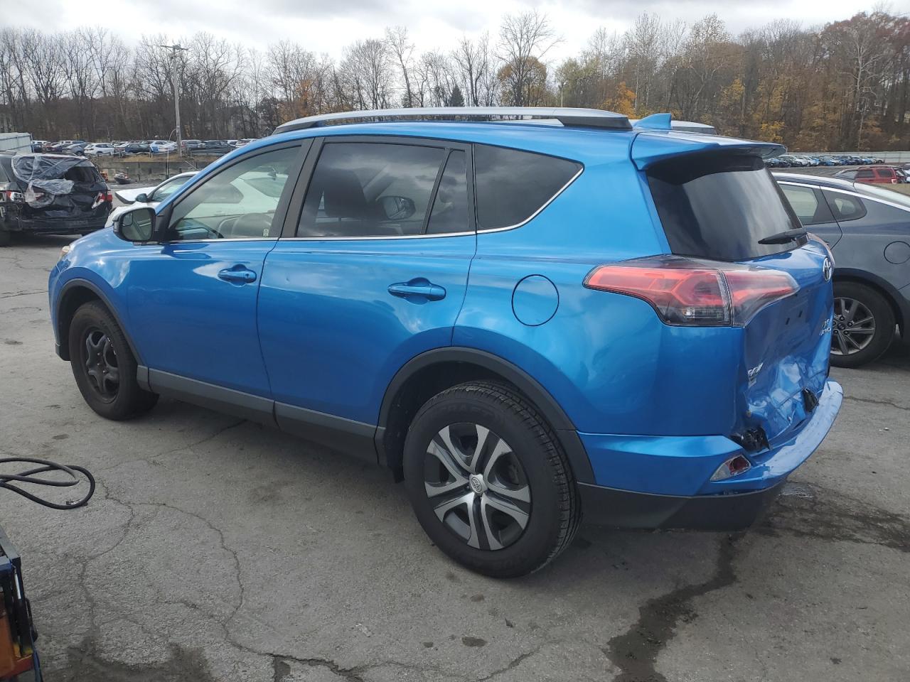 2017 Toyota Rav4 Le - Фото 2