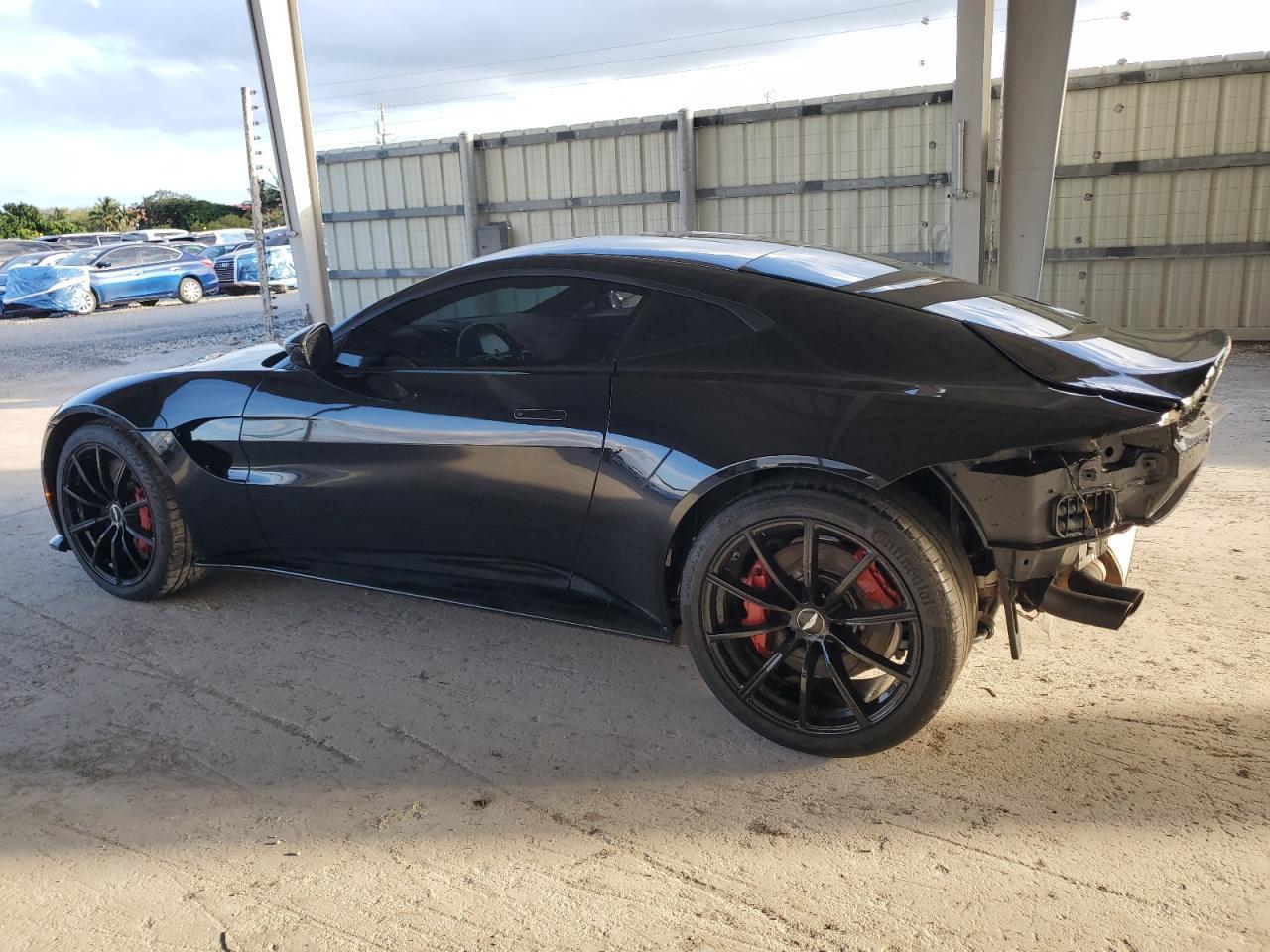 2020 Aston Martin Vantage - Фото 2