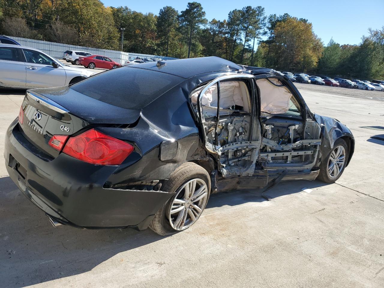 2015 Infiniti Q40 - Image 3