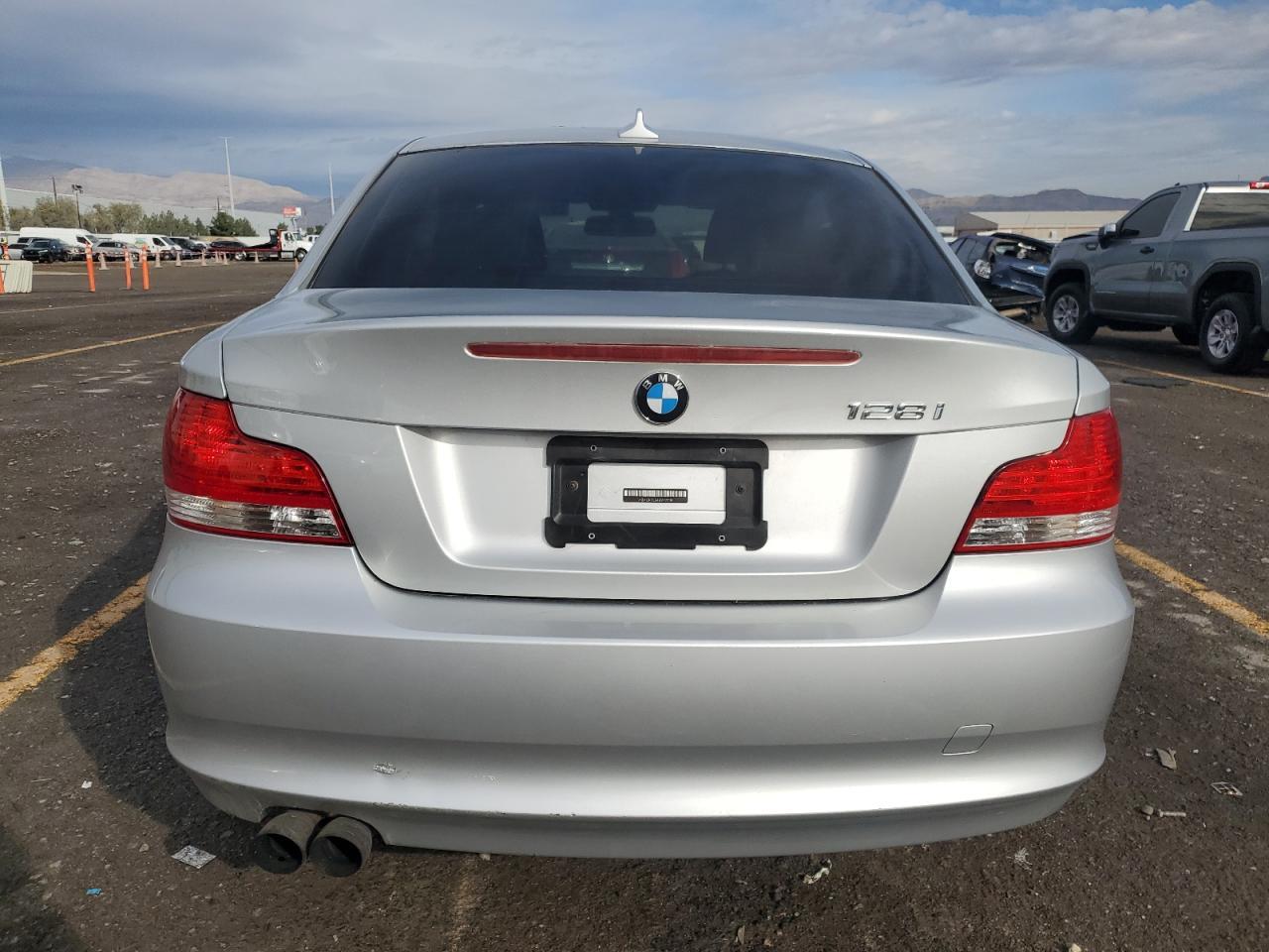 2011 BMW 128 I - Image 6