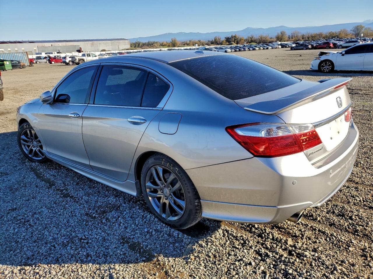2014 Honda Accord Touring - Фото 2