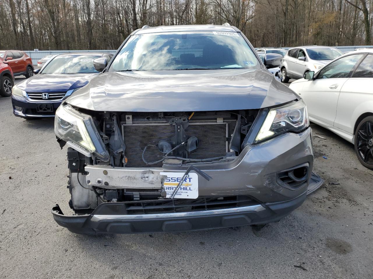 2018 Nissan Pathfinder S - Image 5
