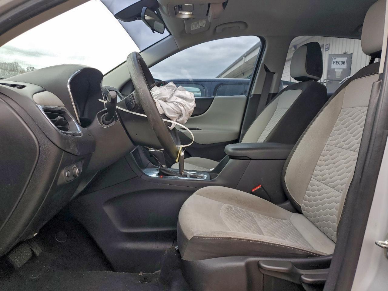 2018 Chevrolet Equinox Ls - Фото 7