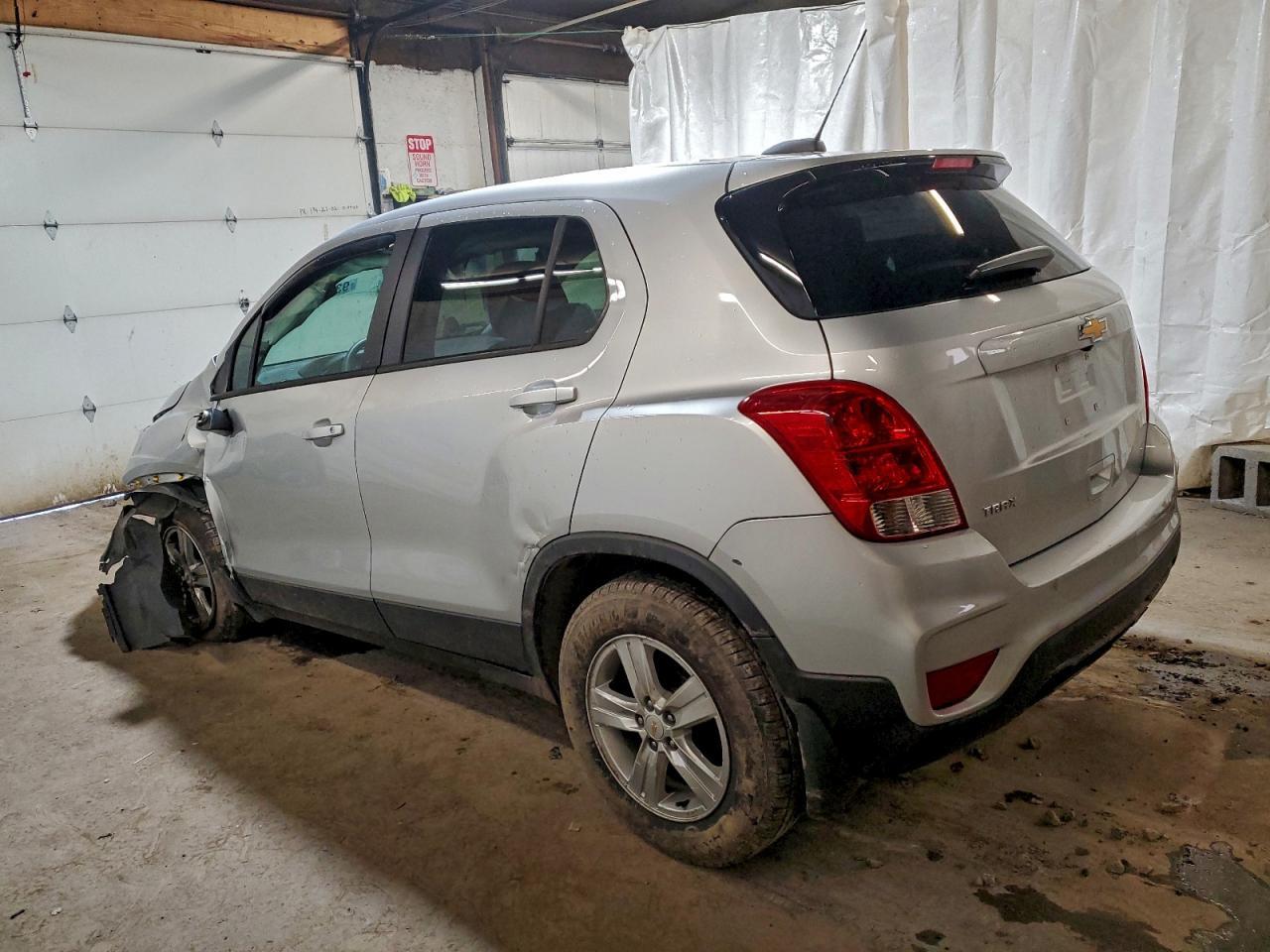 2021 Chevrolet Trax Ls - Фото 2
