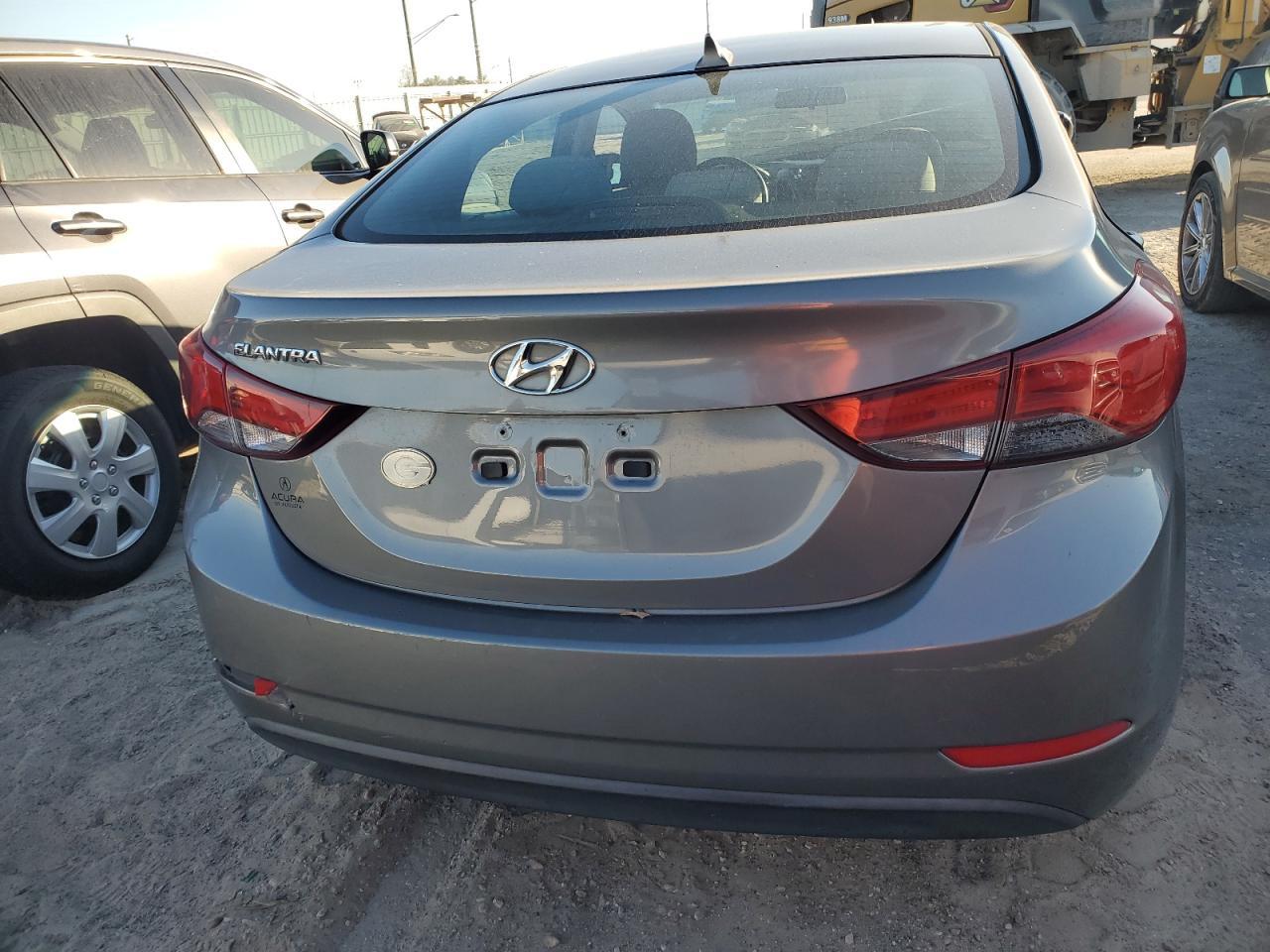 2014 Hyundai Elantra Se - Фото 6