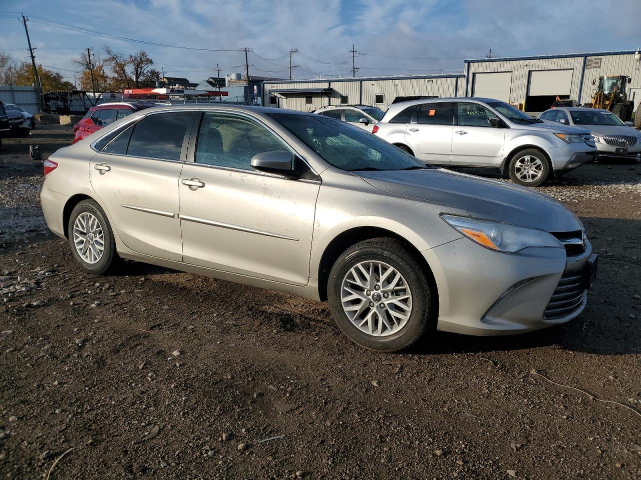 2017 Toyota Camry Le - Image 4