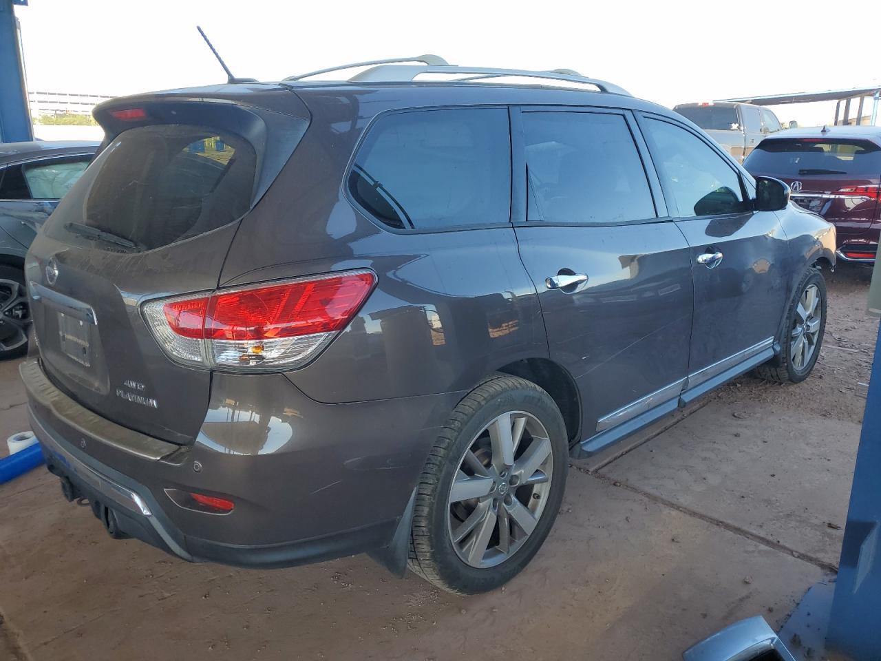 2015 Nissan Pathfinder S - Фото 3