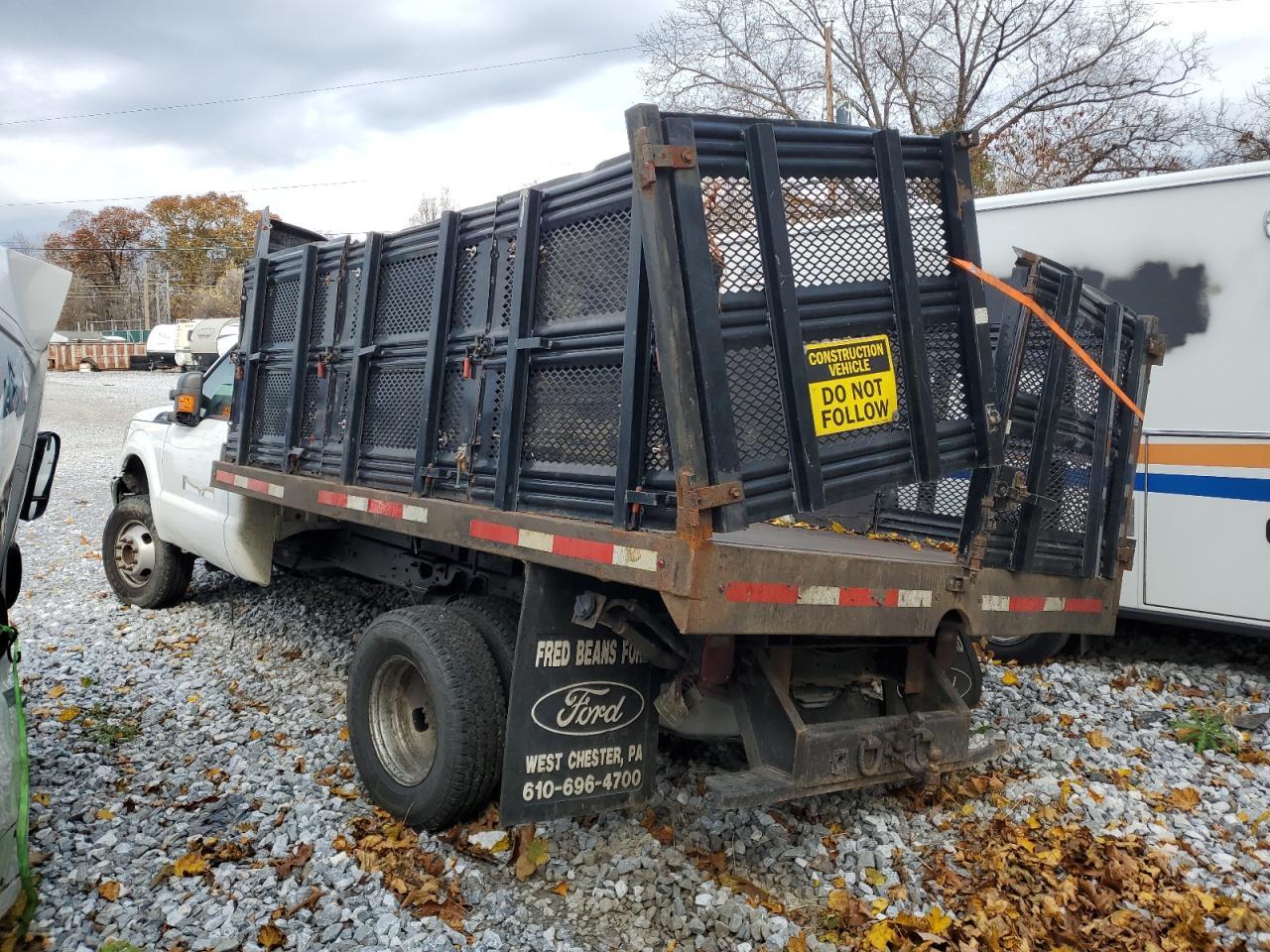 2015 Ford F350 Super Duty - Фото 2