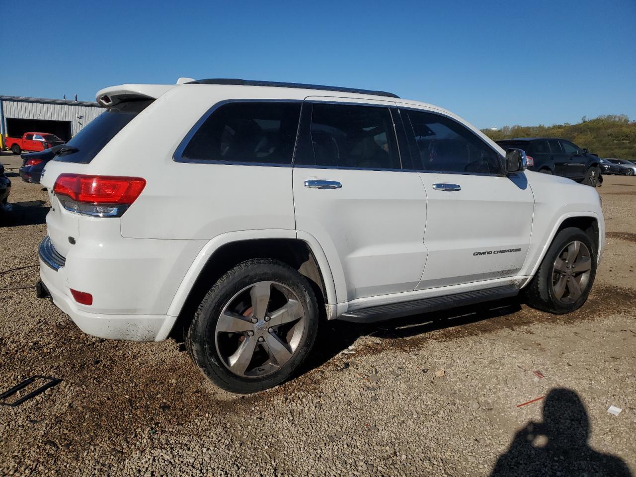 2015 Jeep Grand Cherokee Overland - Image 3