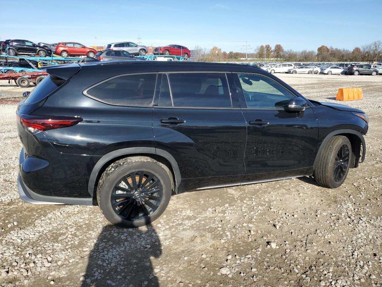 2025 Toyota Highlander Le - Фото 3