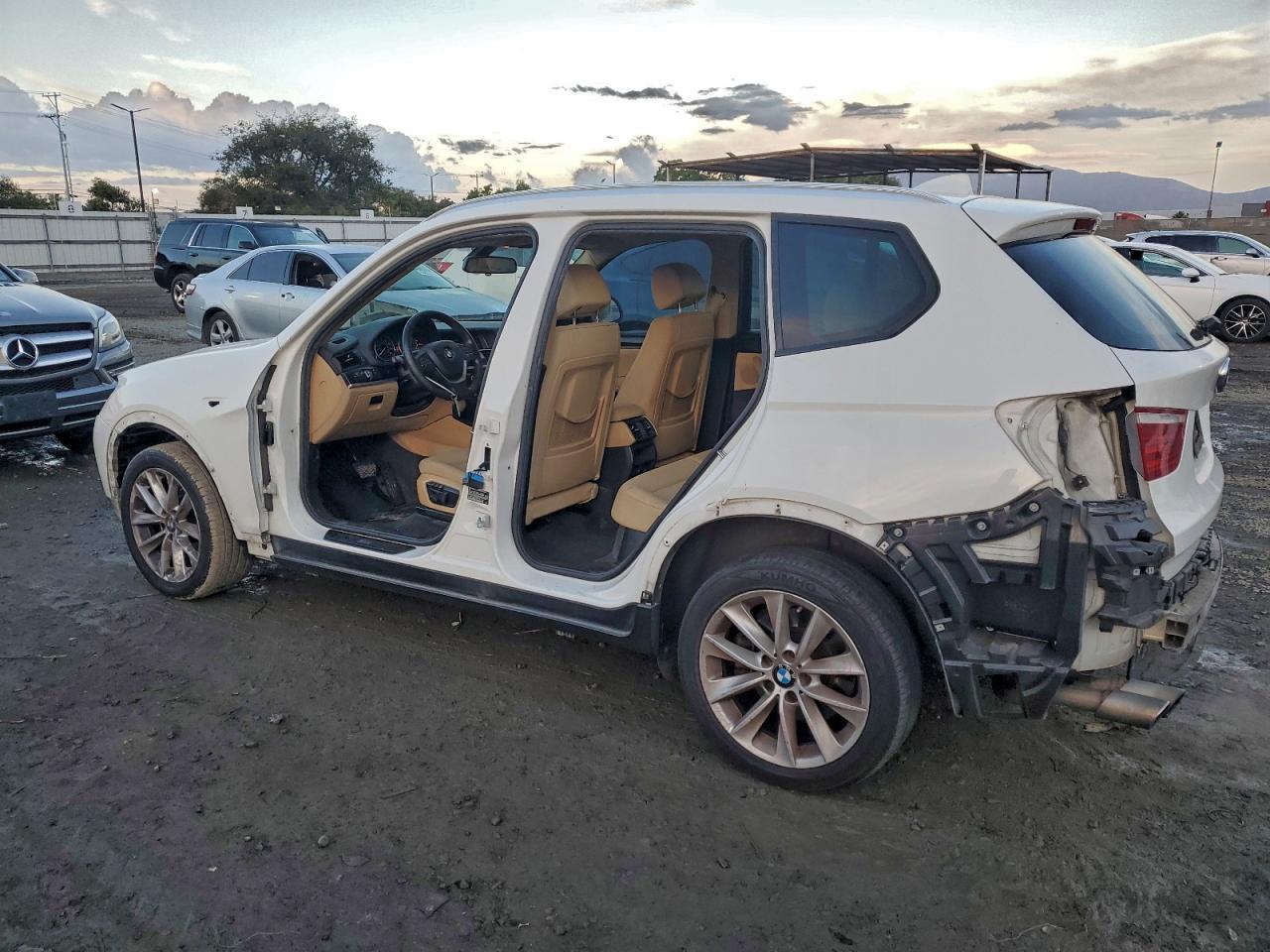 2017 BMW X3 Sdrive28I - Фото 2