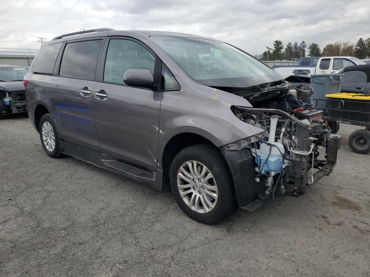 2017 Toyota Sienna Mini Pass Van - Фото 4
