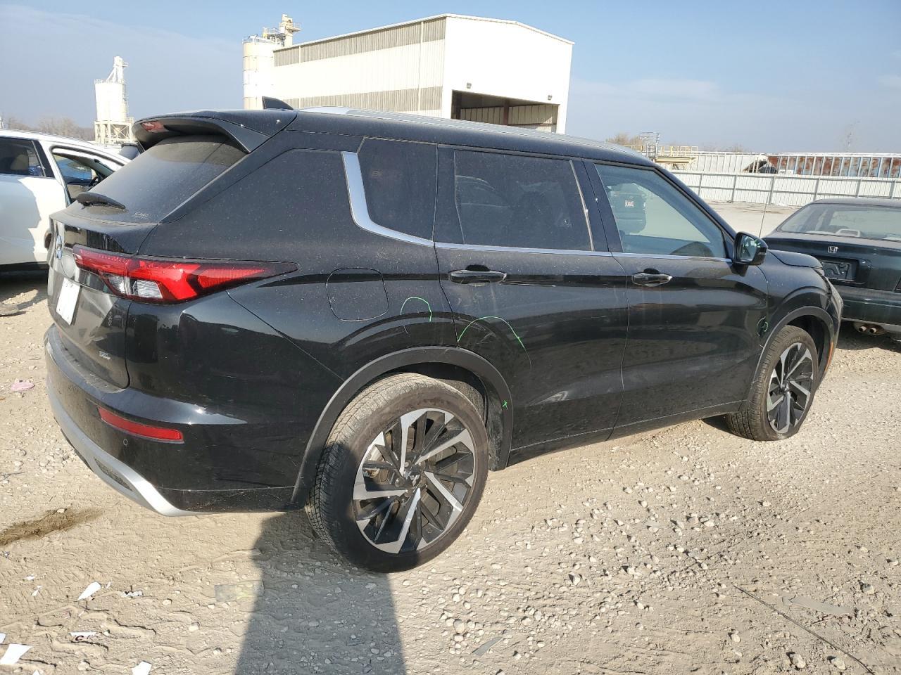 2024 Mitsubishi Outlander Sel - Image 3