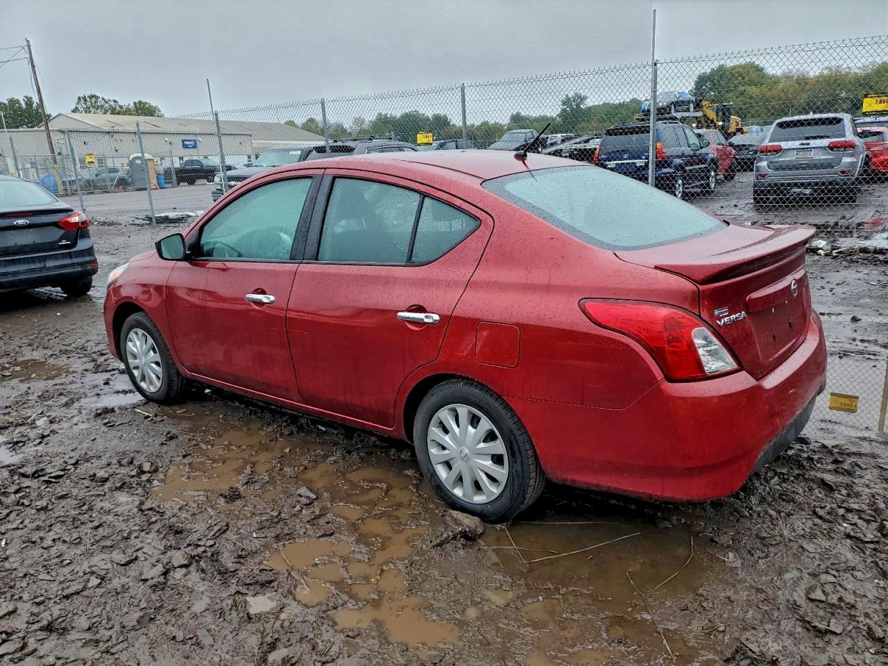 2017 Nissan Versa S - Фото 3