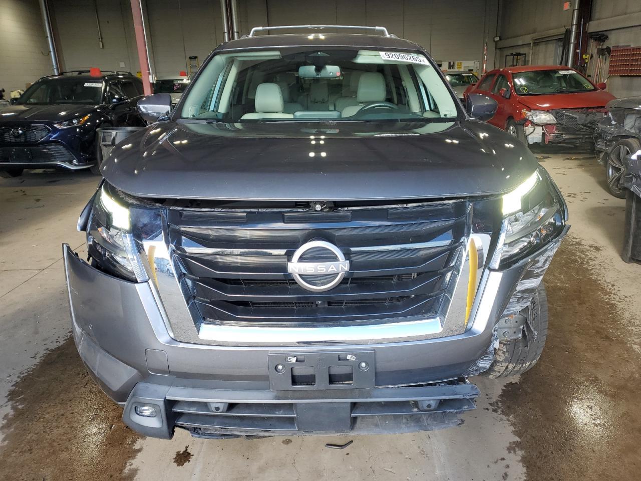 2022 Nissan Pathfinder Sl - Фото 5