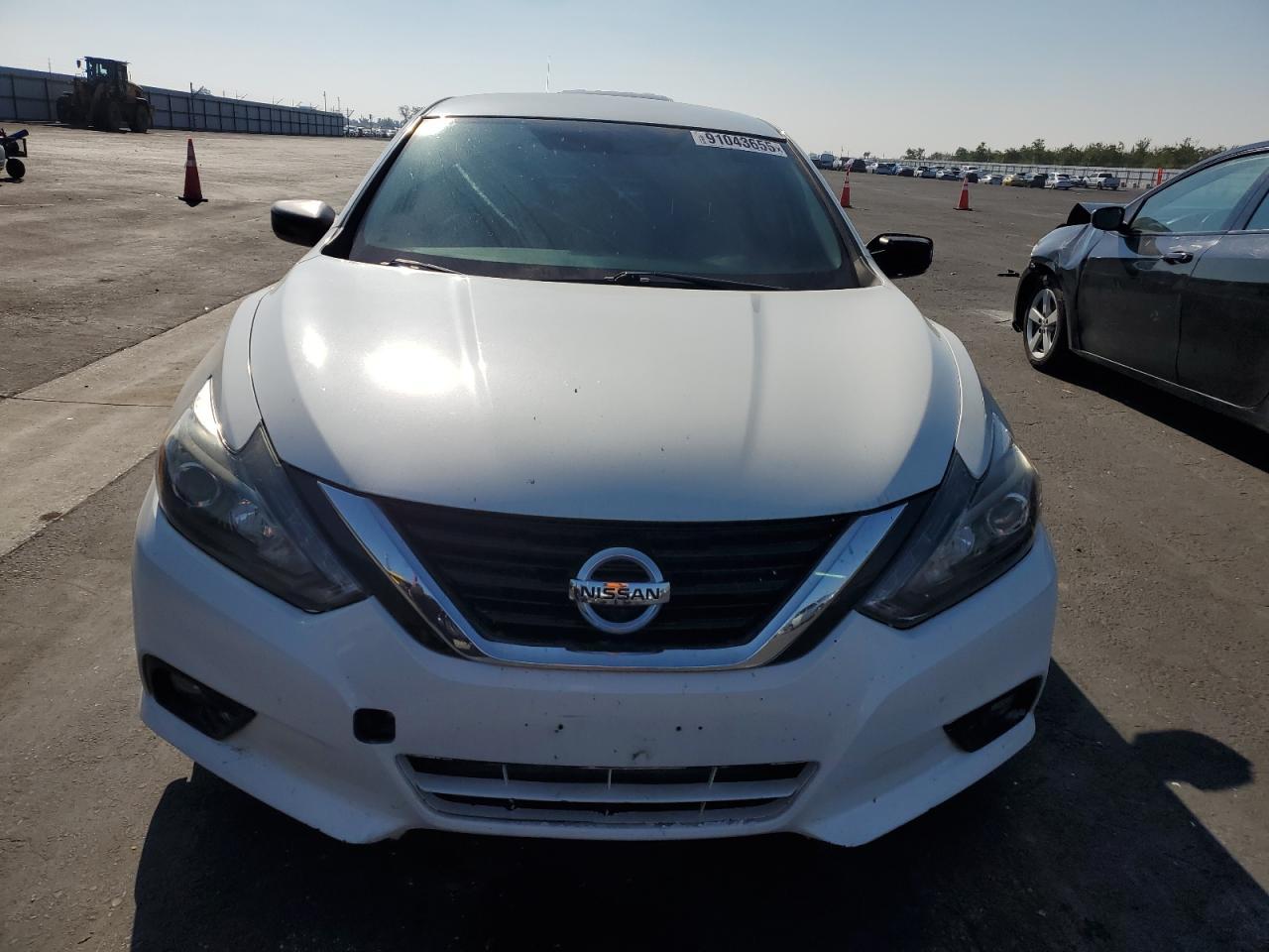 2017 Nissan Altima 2.5 - Image 5