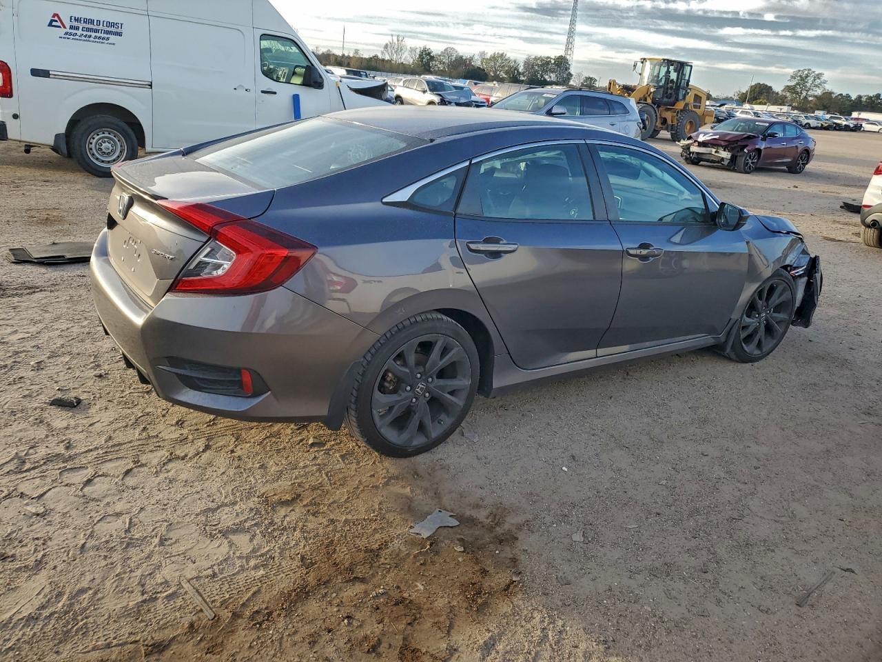 2019 Honda Civic Sport - Image 3