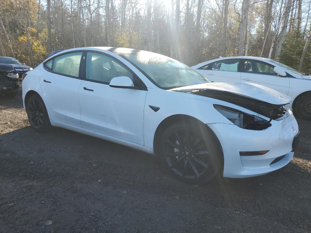 2023 Tesla Model 3 - Фото 4