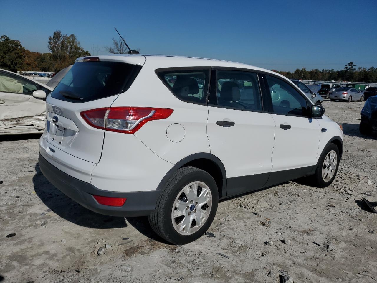 2014 Ford Escape S - Image 3