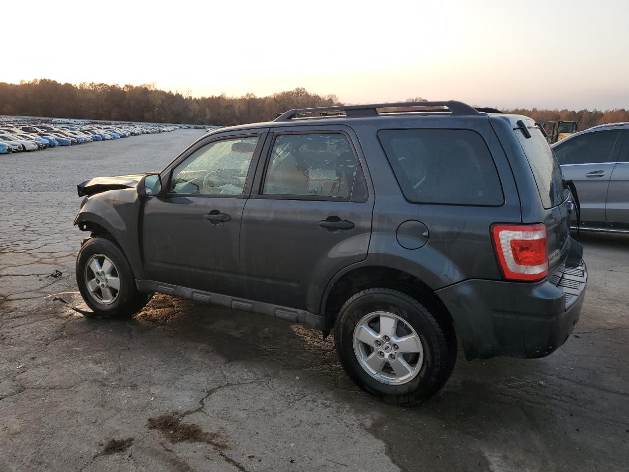 2009 Ford Escape Xls - Фото 2