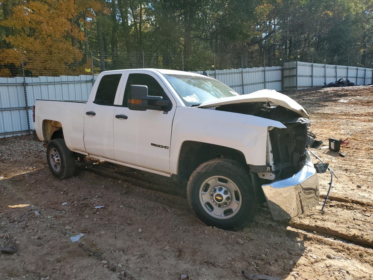 2015 Chevrolet Silverado C2500 Heavy Duty - Фото 4