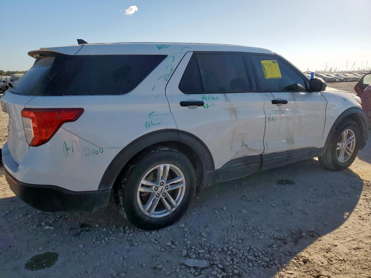 2022 Ford Explorer - Фото 3