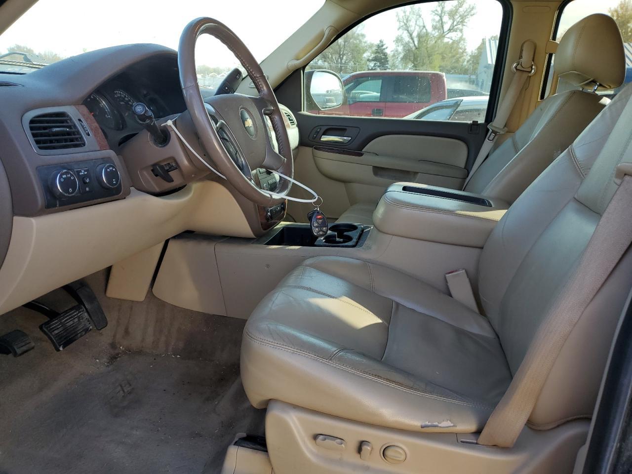 2010 Chevrolet Suburban K1500 Lt - Image 7
