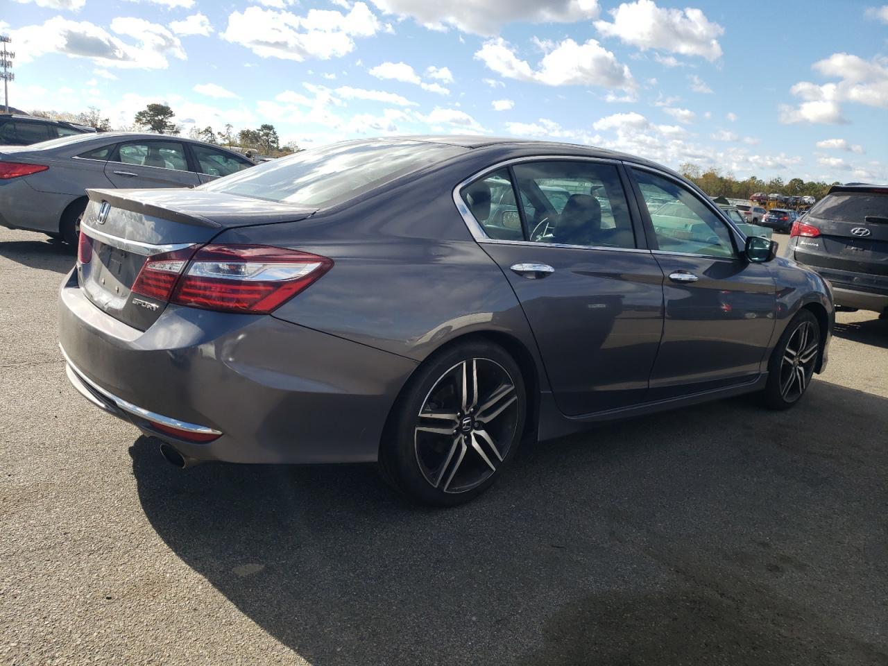 2017 Honda Accord Sport - Image 3