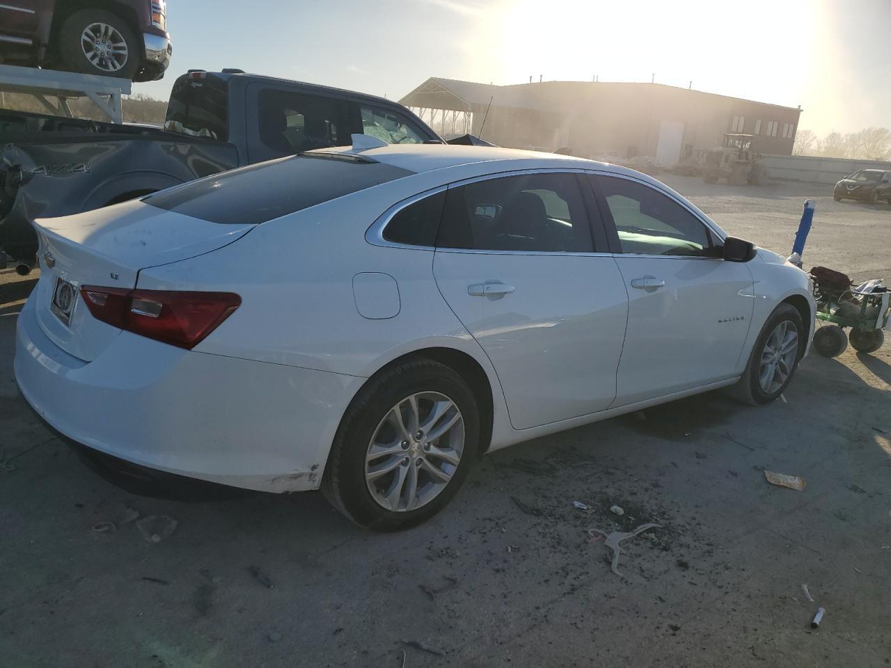 2018 Chevrolet Malibu Lt - Image 3