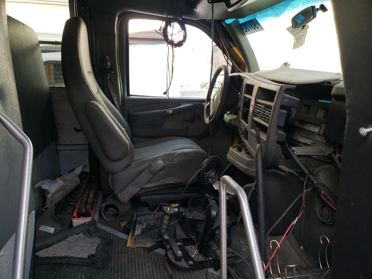 2011 Chevrolet Express School Bus - Фото 5