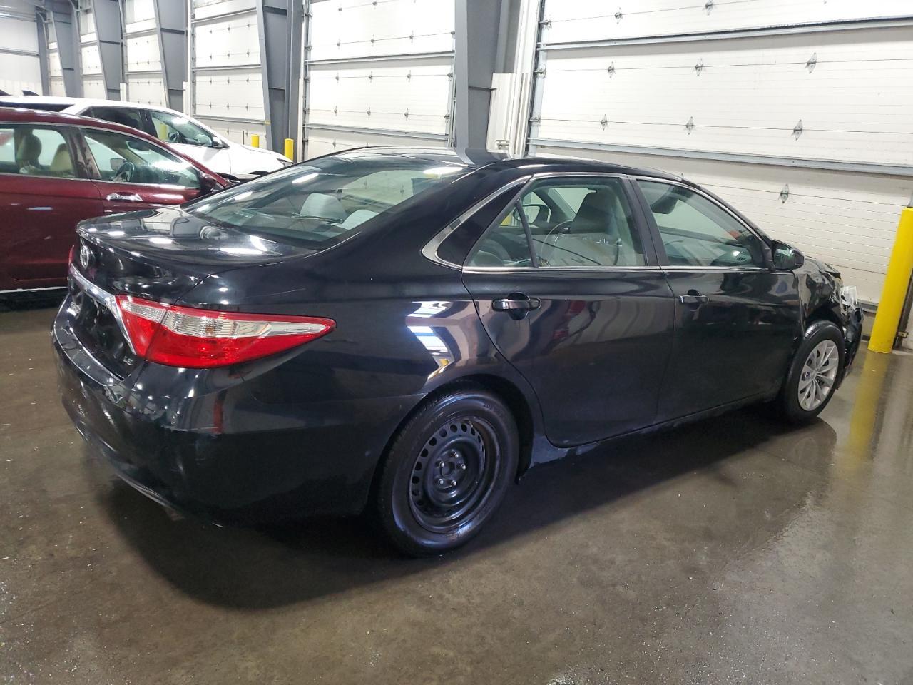 2017 Toyota Camry Le - Image 3