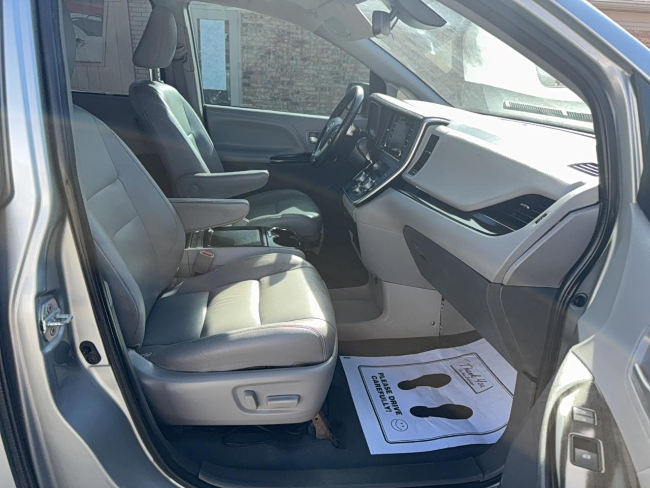 2020 Toyota Sienna Xle - Фото 5