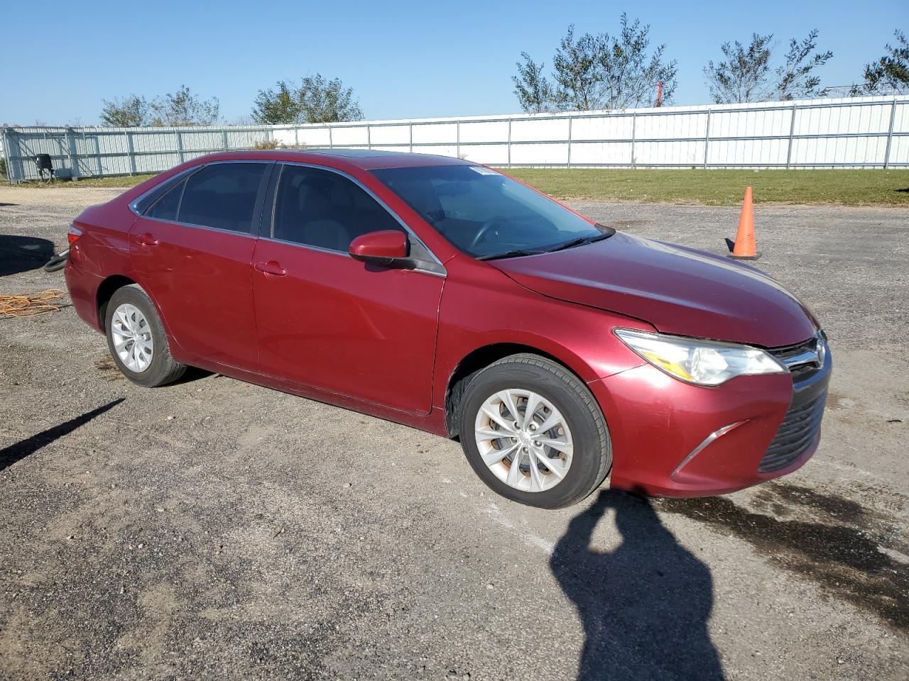 2016 Toyota Camry Le - Фото 4