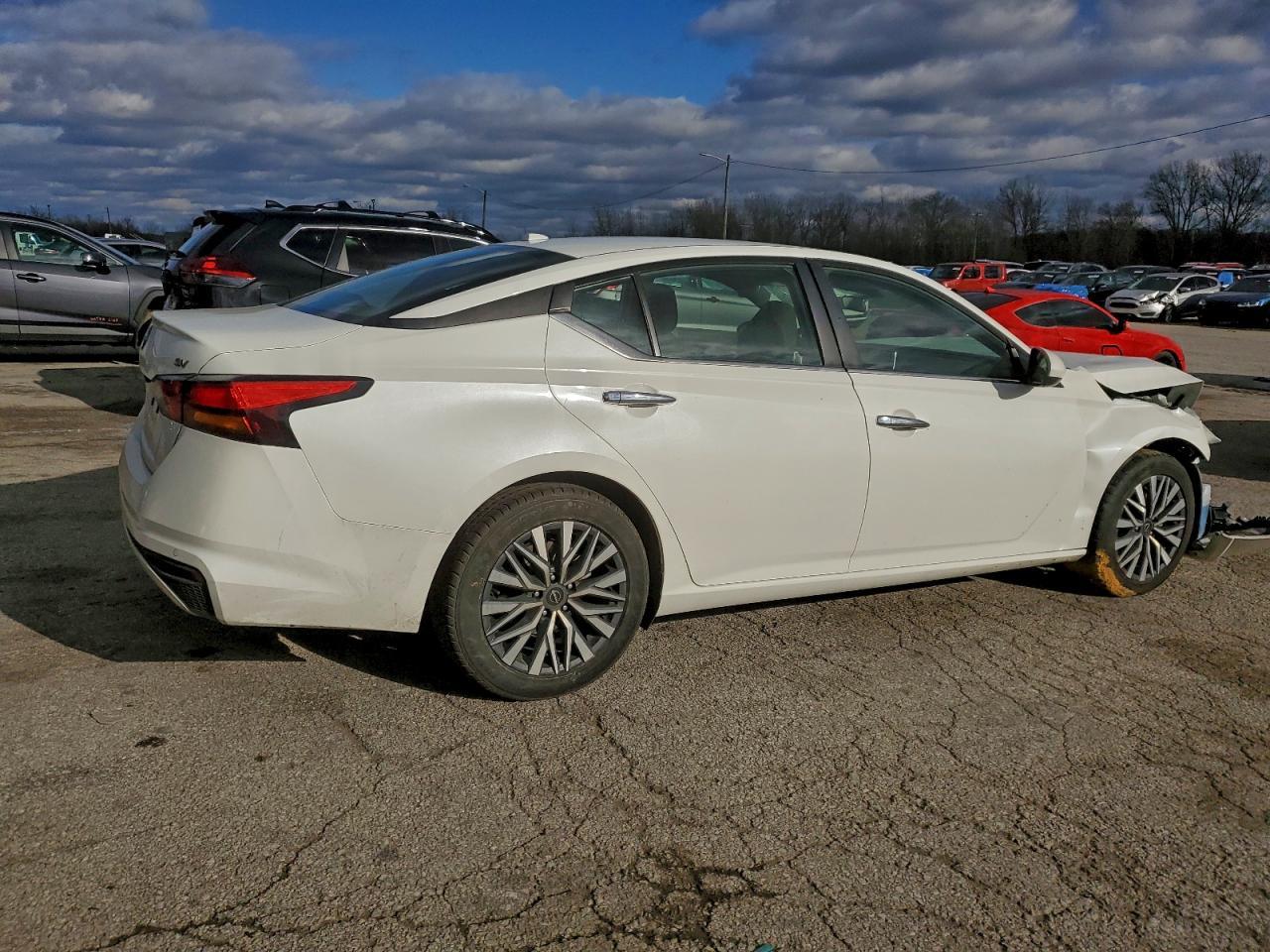 2023 Nissan Altima Sv - Фото 3