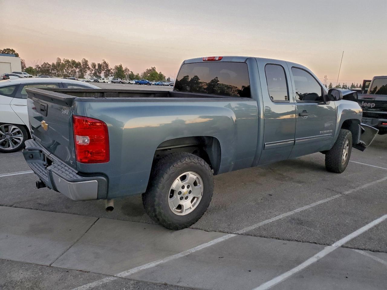 2012 Chevrolet Silverado C1500 Lt - Image 3