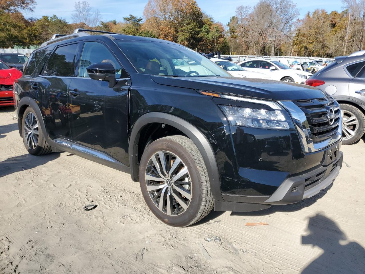 2025 Nissan Pathfinder Platinum - Фото 4