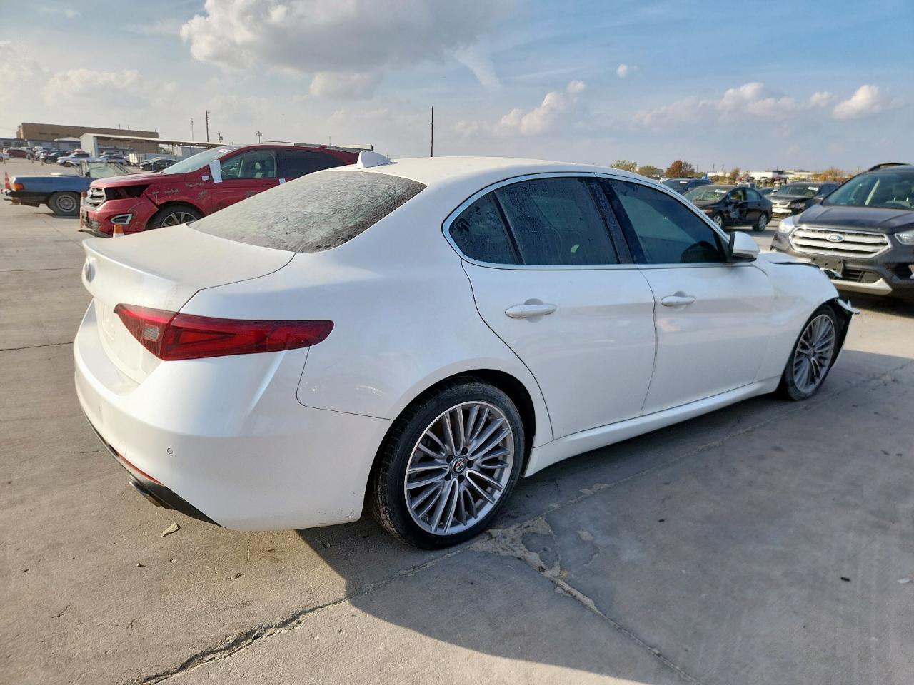 2017 Alfa Romeo Giulia Ti - Фото 3