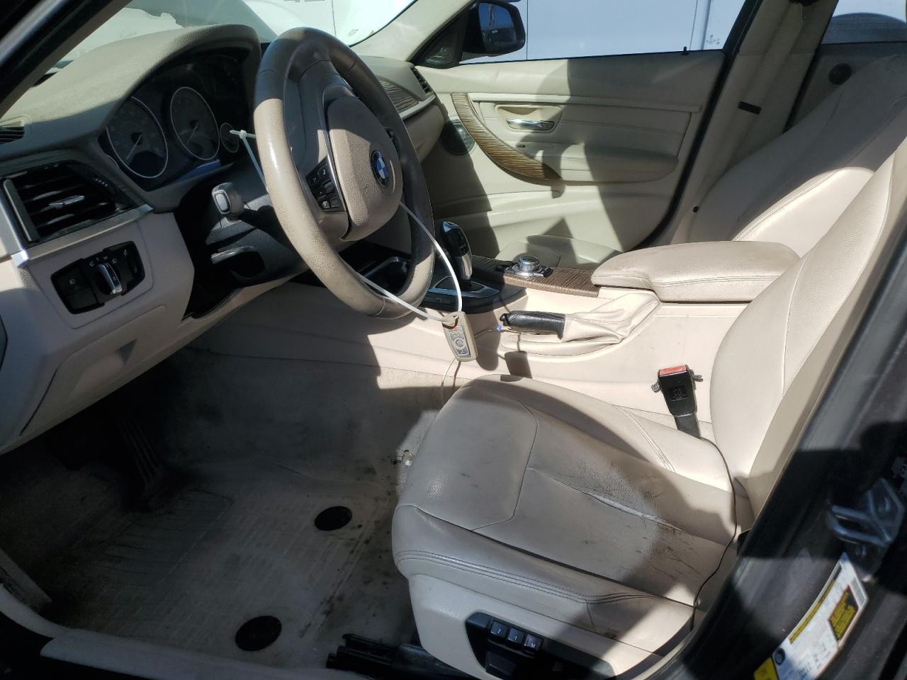 2013 BMW 335 Xi - Image 7