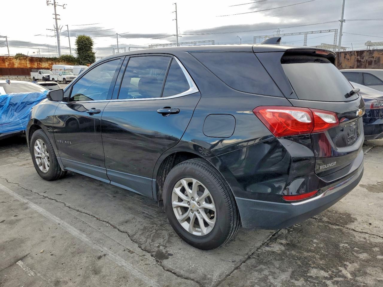 2018 Chevrolet Equinox Lt - Image 2