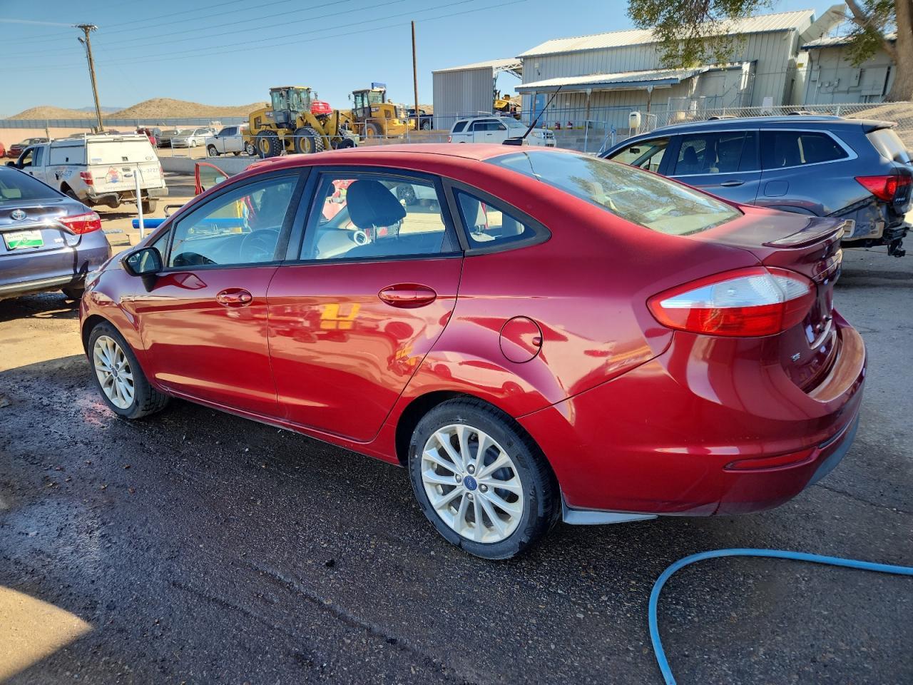 2014 Ford Fiesta Se - Фото 2