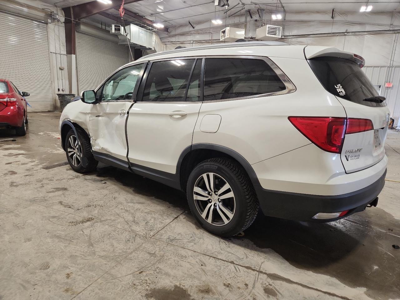 2016 Honda Pilot Ex - Image 2