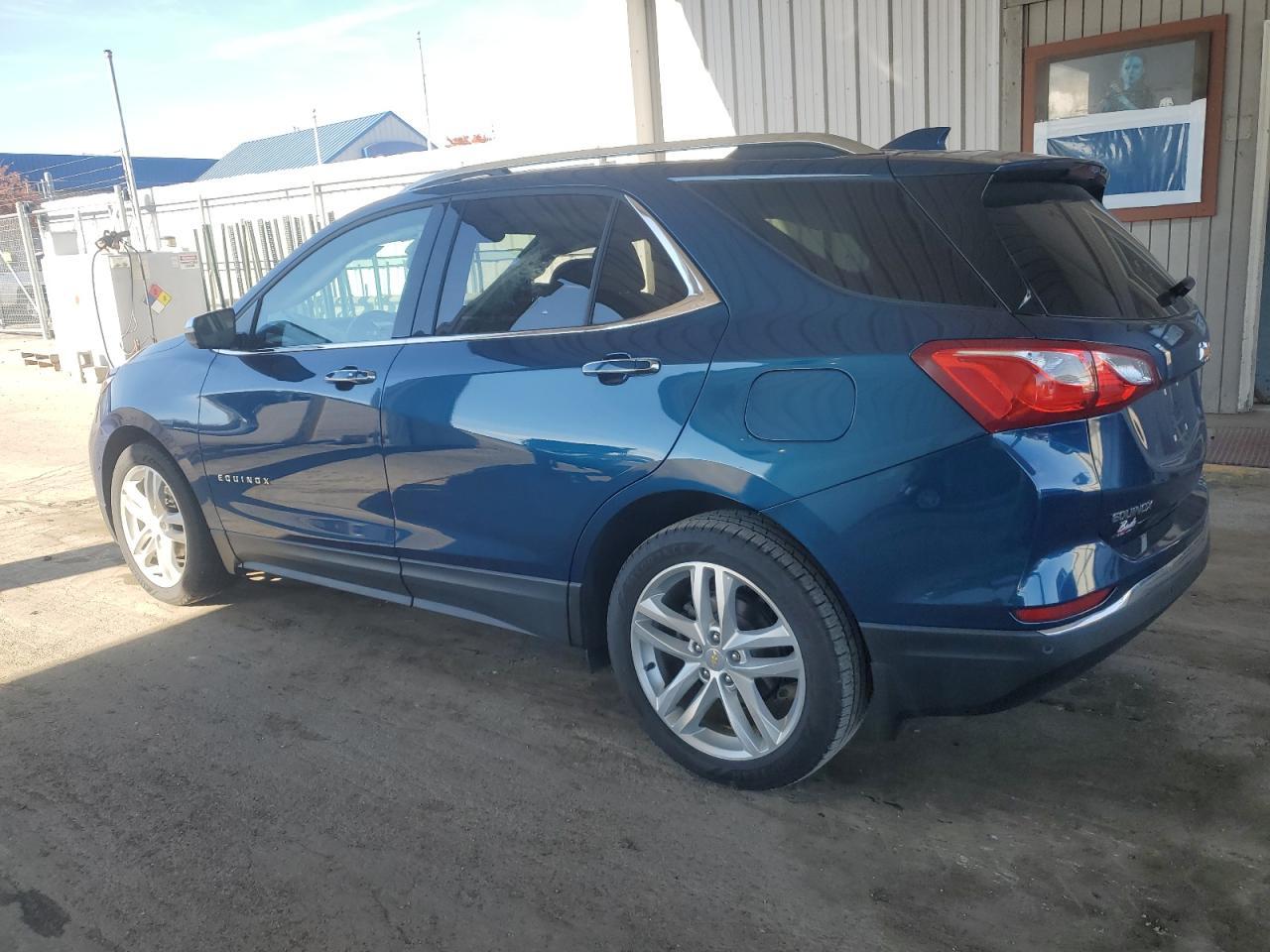 2020 Chevrolet Equinox Premier - Image 2