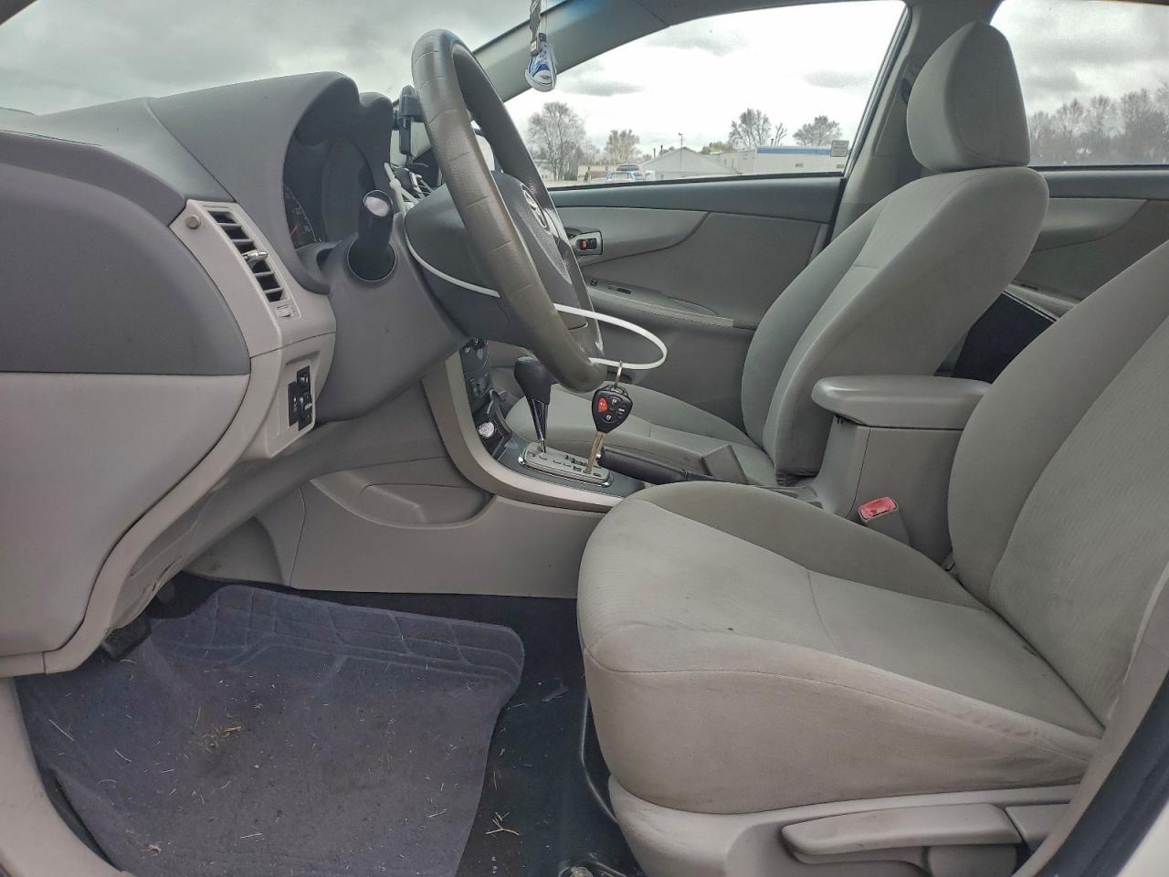 2010 Toyota Corolla Base - Фото 7