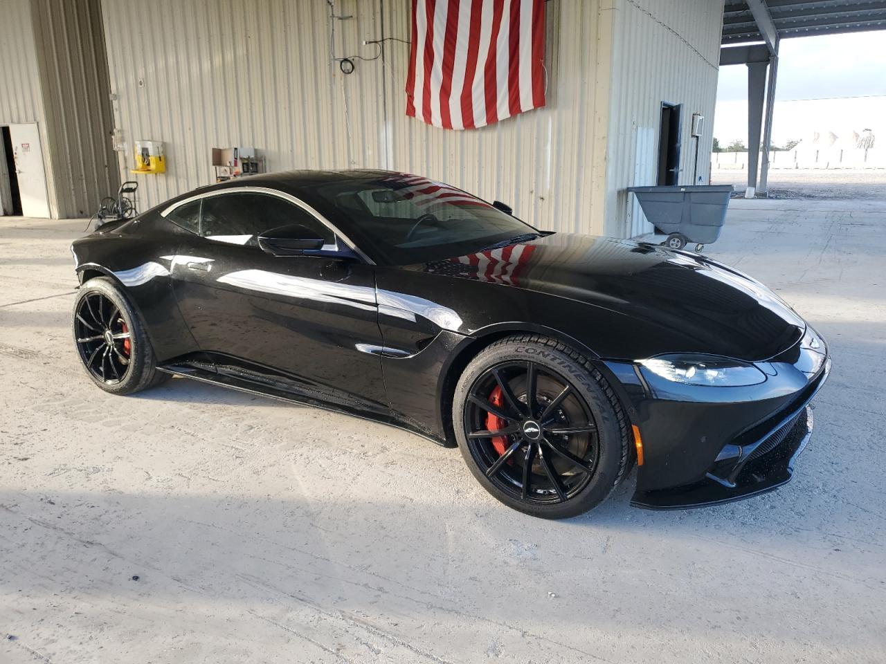 2020 Aston Martin Vantage - Фото 4