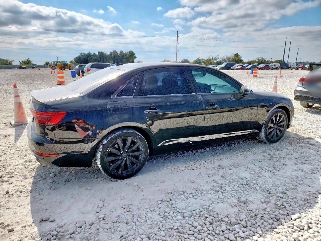 2017 Audi A4 Premium - Фото 3