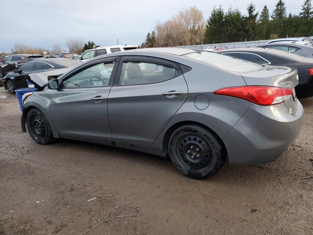 2013 Hyundai Elantra - Image 2