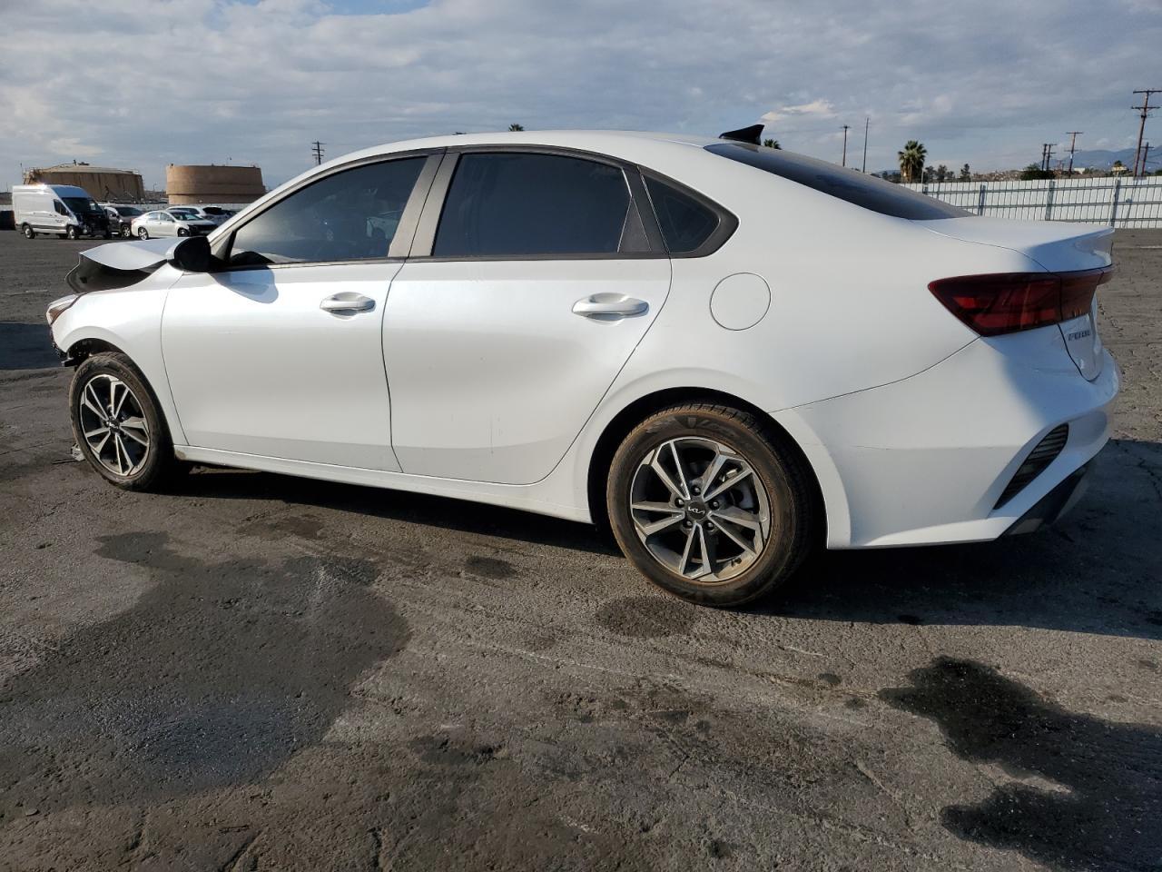 2023 Kia Forte Lx - Фото 2