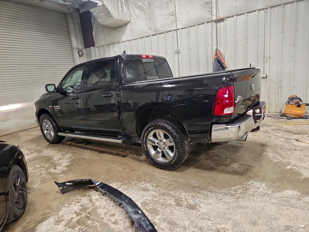 2019 Ram 1500 Classic Slt - Image 2